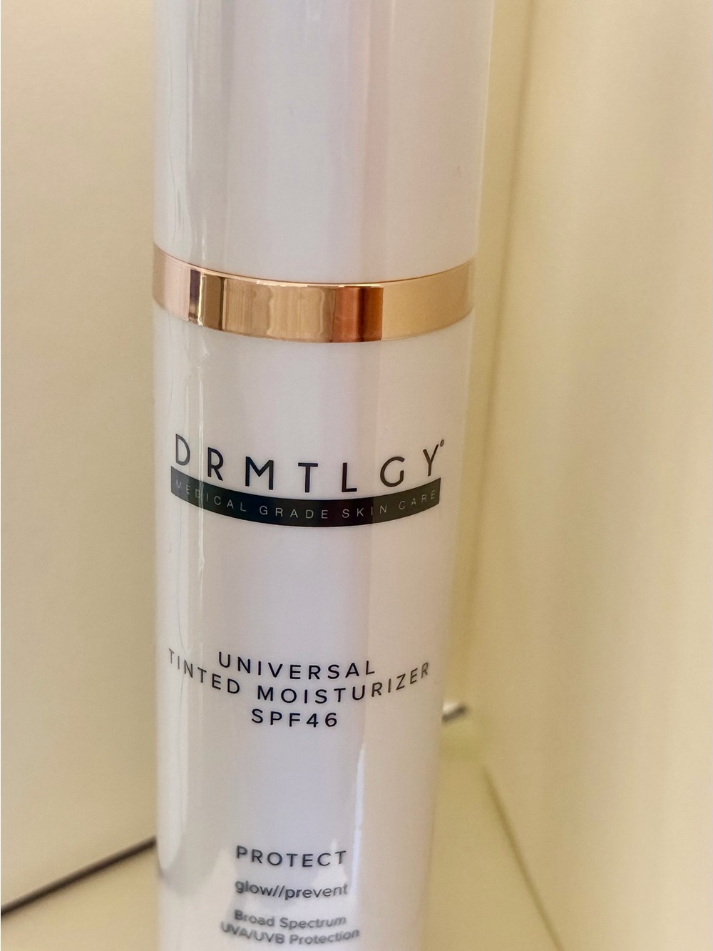 Drmtlgy Universal Tinted Moisturizer SPF46